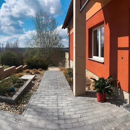 Tuenderszikla Panzio Pilisjaszfalu