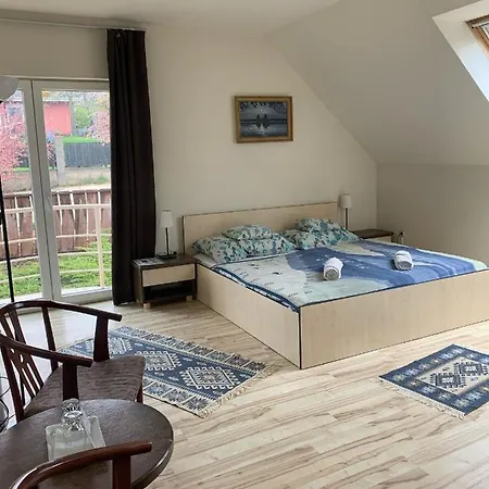 Bed & Breakfast Tuenderszikla Panzio *